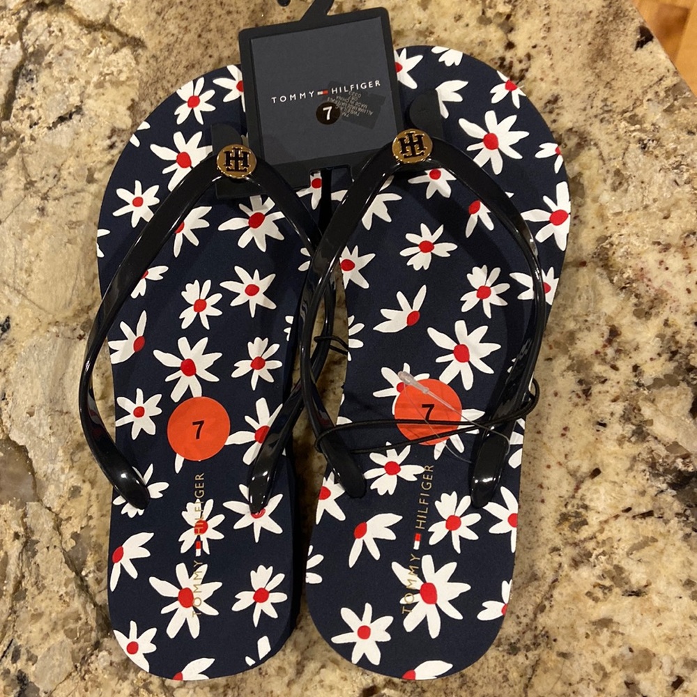 NWT TOMMY HILFIGER FLORAL SLIPPER